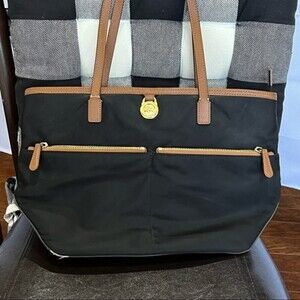 MICHAEL KORS Kempton MD Pocket Tote - Black - Handbag